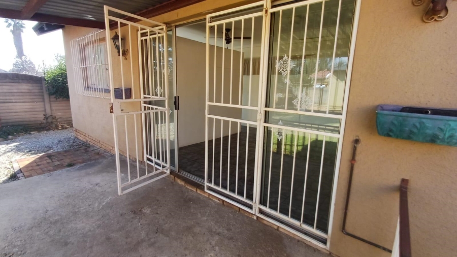 3 Bedroom Property for Sale in Albertsdal Gauteng