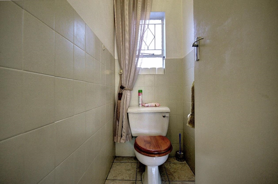 To Let 3 Bedroom Property for Rent in Brackenhurst Gauteng