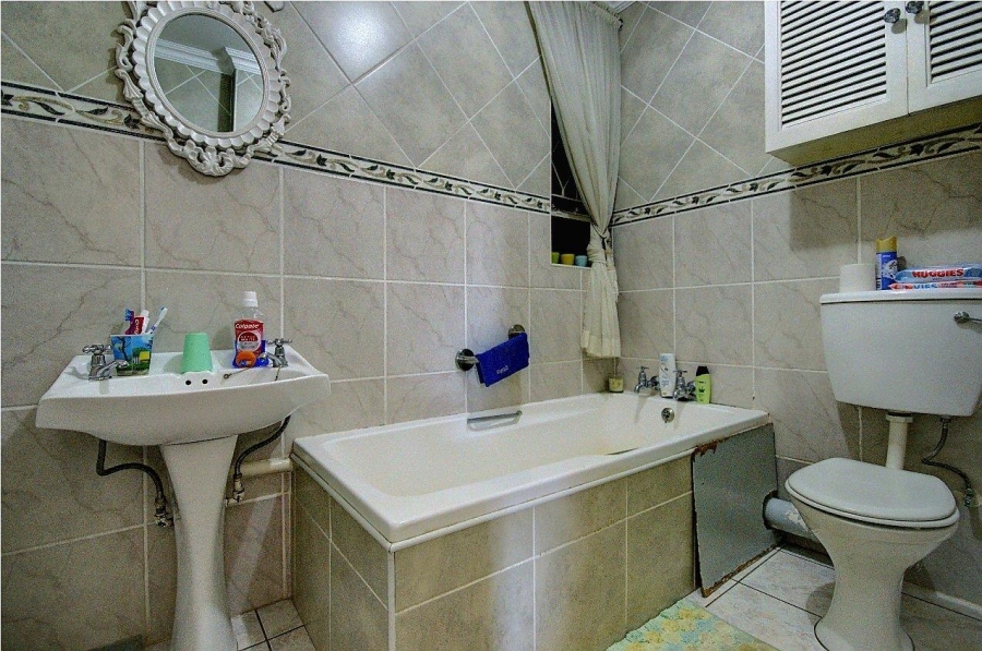 To Let 3 Bedroom Property for Rent in Brackenhurst Gauteng