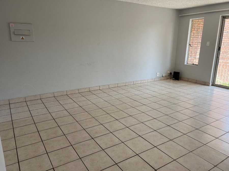 To Let 2 Bedroom Property for Rent in Moreleta Park Gauteng