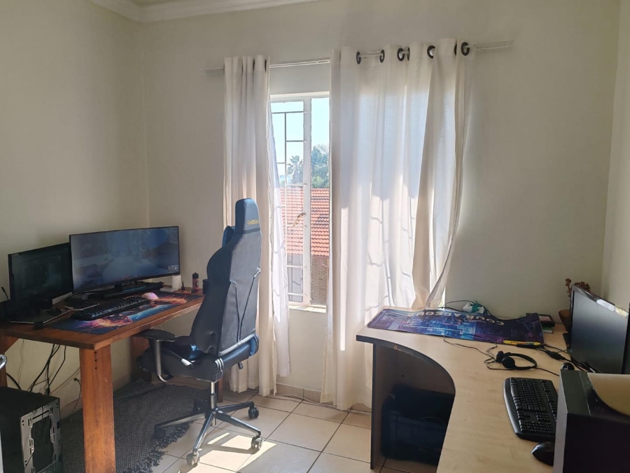 To Let 2 Bedroom Property for Rent in Garsfontein Gauteng