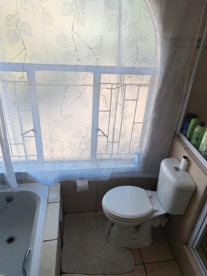 To Let 2 Bedroom Property for Rent in Garsfontein Gauteng