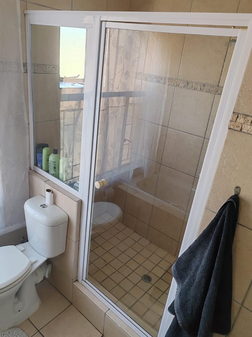 To Let 2 Bedroom Property for Rent in Garsfontein Gauteng