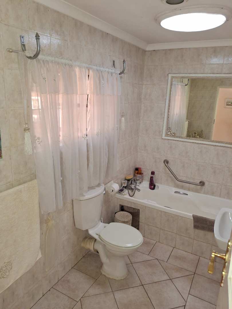 3 Bedroom Property for Sale in Clubview Gauteng