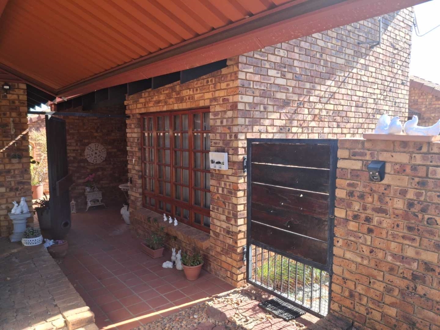 3 Bedroom Property for Sale in Clubview Gauteng