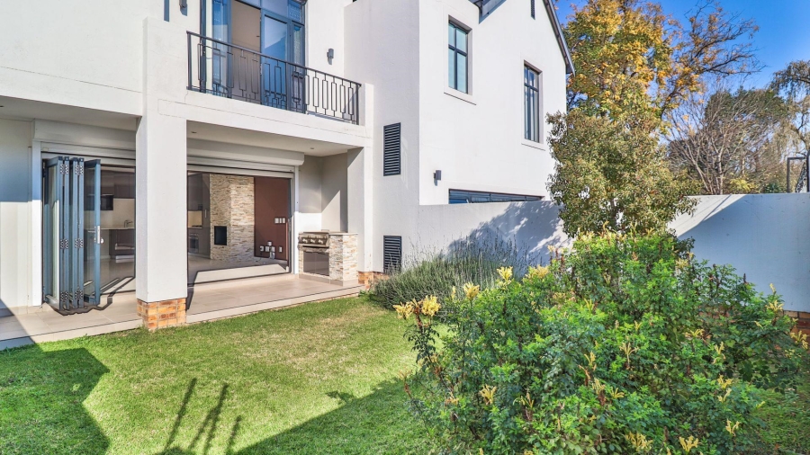 To Let 2 Bedroom Property for Rent in Bryanston Gauteng