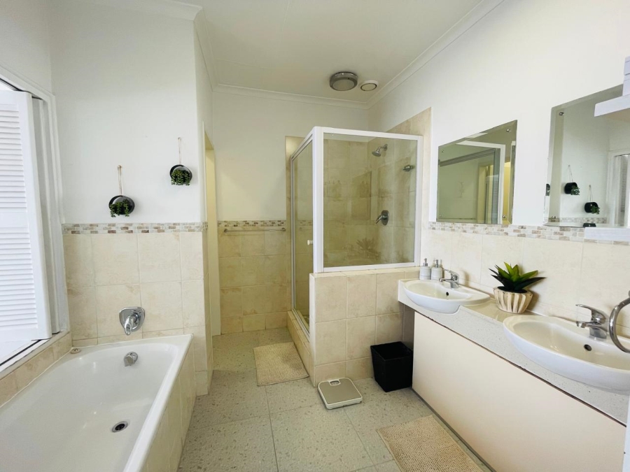 To Let 3 Bedroom Property for Rent in Rivonia Gauteng
