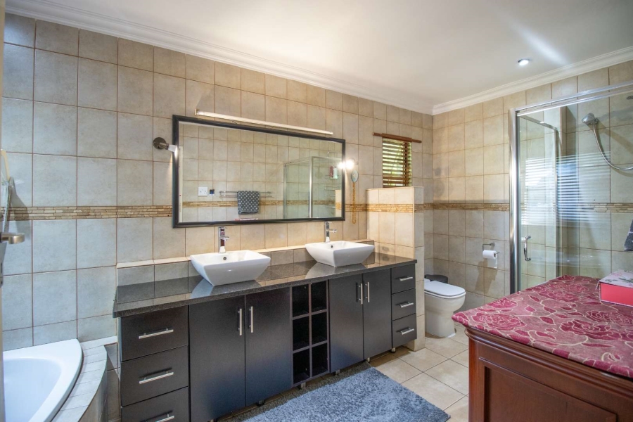 To Let 4 Bedroom Property for Rent in Edenburg Gauteng