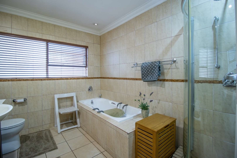 To Let 4 Bedroom Property for Rent in Edenburg Gauteng