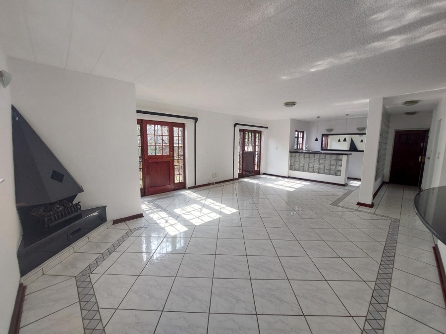 4 Bedroom Property for Sale in Barbeque Downs Gauteng