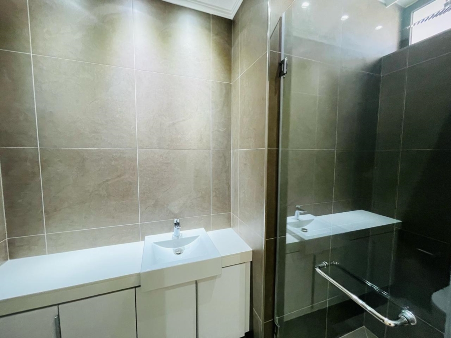 To Let 2 Bedroom Property for Rent in Morningside Gauteng