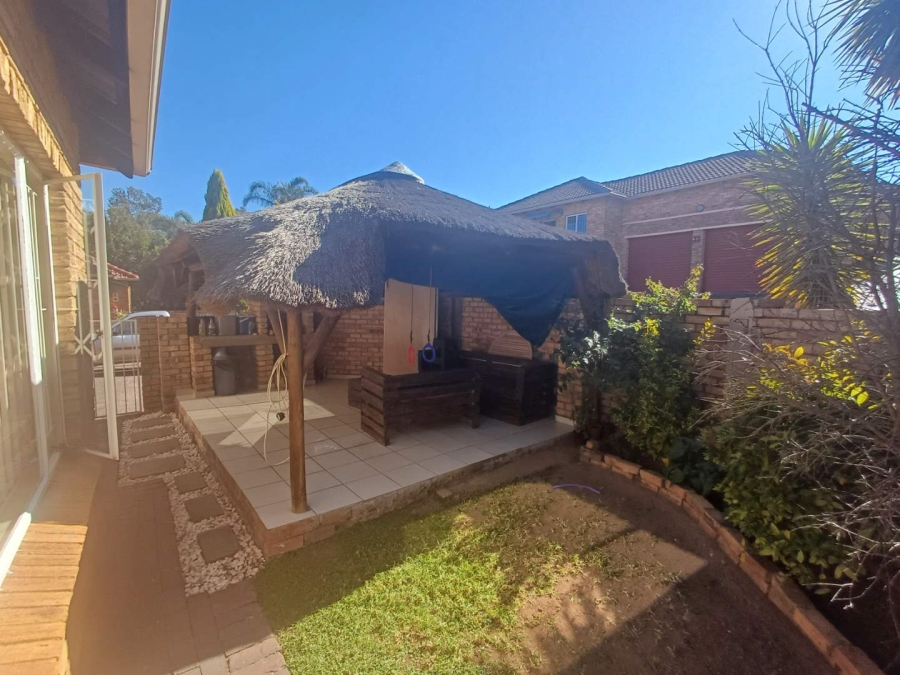 To Let 2 Bedroom Property for Rent in Wilgeheuwel Gauteng