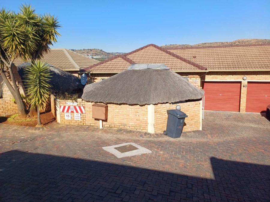 To Let 2 Bedroom Property for Rent in Wilgeheuwel Gauteng