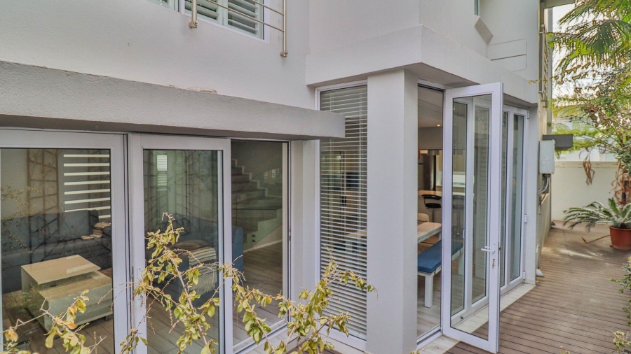 To Let 3 Bedroom Property for Rent in Bryanston Gauteng