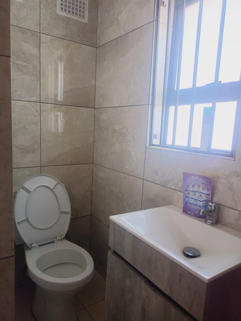 5 Bedroom Property for Sale in Westdene Gauteng