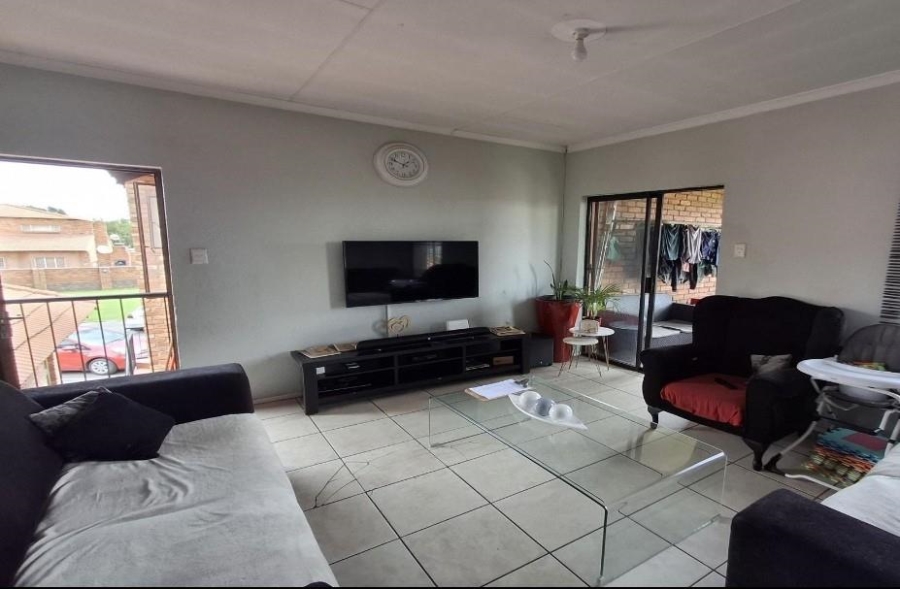 2 Bedroom Property for Sale in Edleen Gauteng