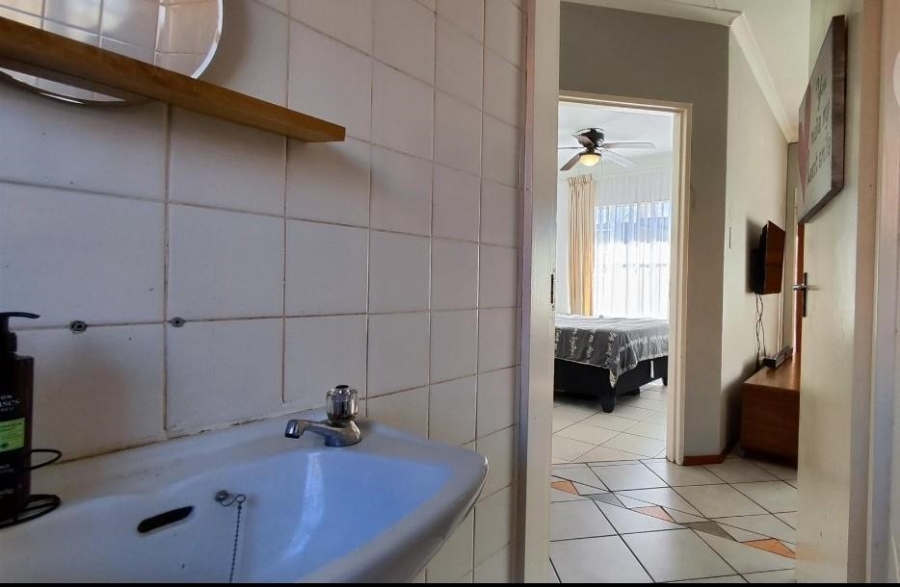 2 Bedroom Property for Sale in Terenure Gauteng