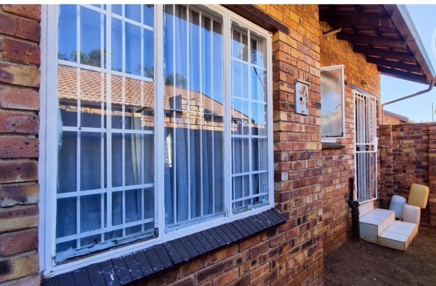 2 Bedroom Property for Sale in Terenure Gauteng