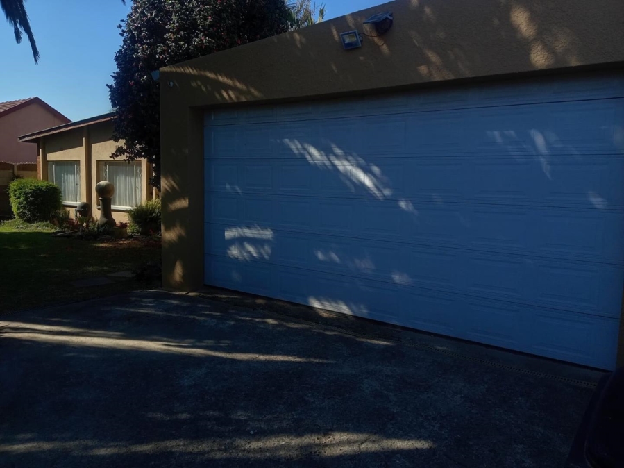 4 Bedroom Property for Sale in Birchleigh Gauteng