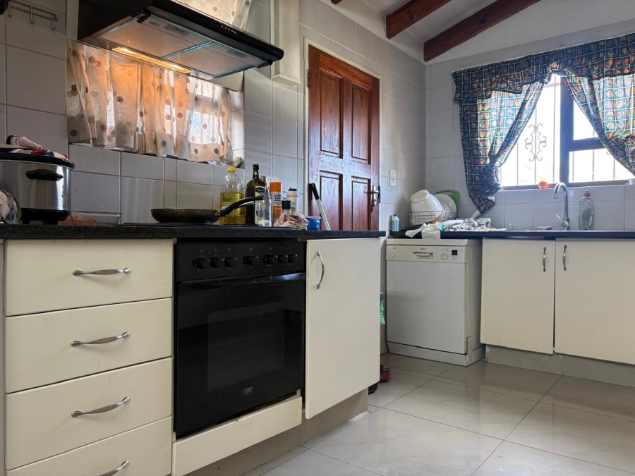 5 Bedroom Property for Sale in Woodmead Gauteng