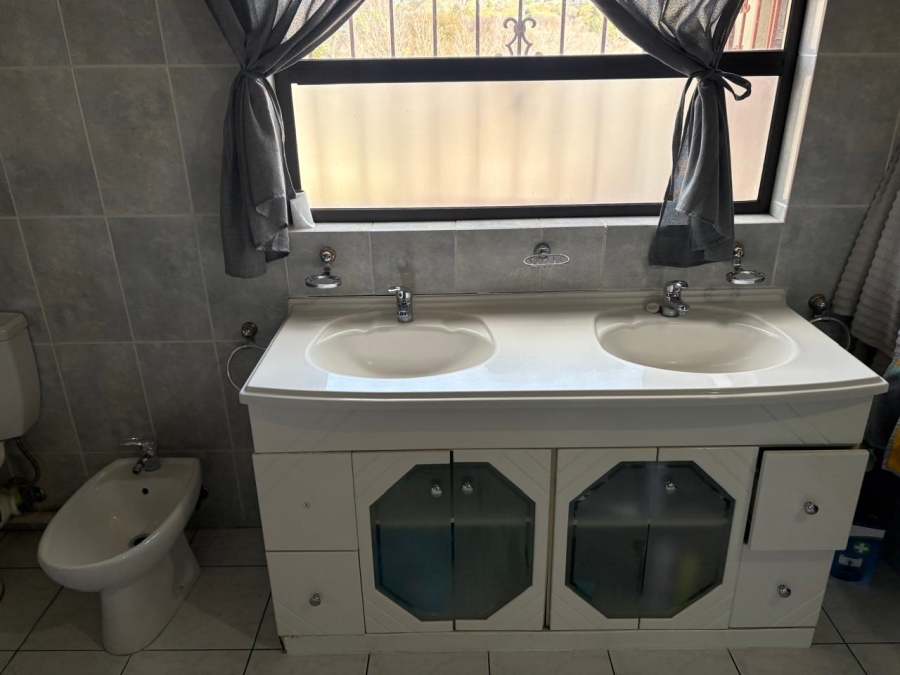 5 Bedroom Property for Sale in Woodmead Gauteng