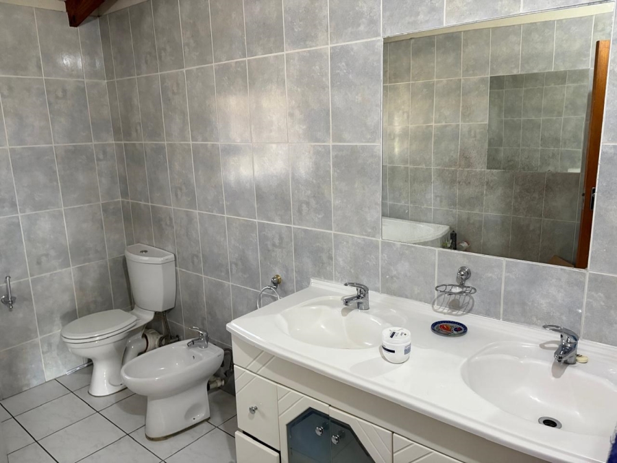 5 Bedroom Property for Sale in Woodmead Gauteng