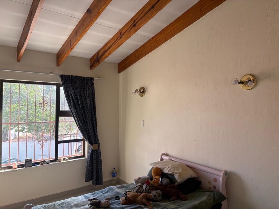 5 Bedroom Property for Sale in Woodmead Gauteng