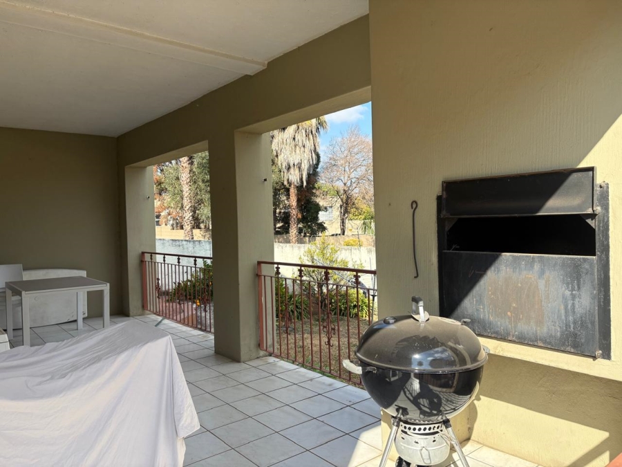 5 Bedroom Property for Sale in Woodmead Gauteng