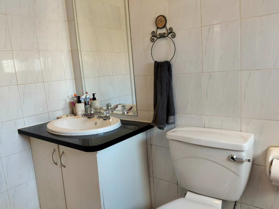 2 Bedroom Property for Sale in New Market Gauteng