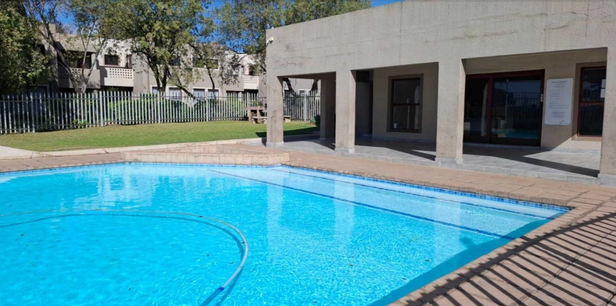 2 Bedroom Property for Sale in New Market Gauteng