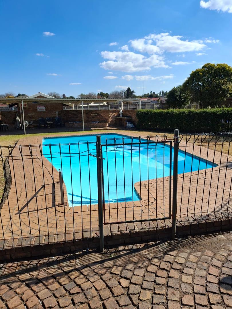 2 Bedroom Property for Sale in Brackendowns Gauteng