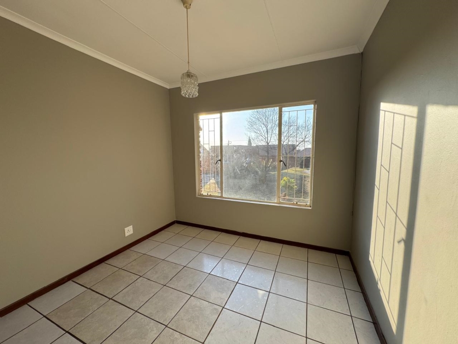 To Let 3 Bedroom Property for Rent in Elardus Park Gauteng
