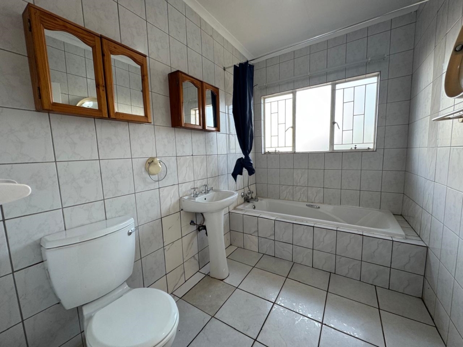 To Let 3 Bedroom Property for Rent in Elardus Park Gauteng