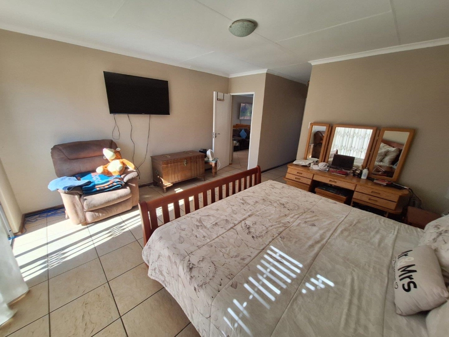 To Let 3 Bedroom Property for Rent in Weltevreden Park Gauteng