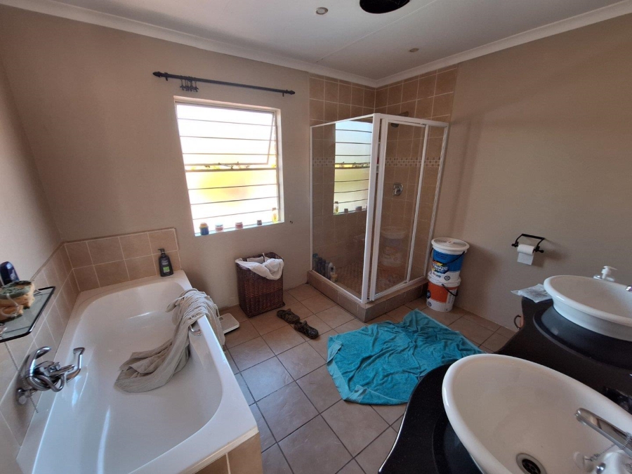 To Let 3 Bedroom Property for Rent in Weltevreden Park Gauteng