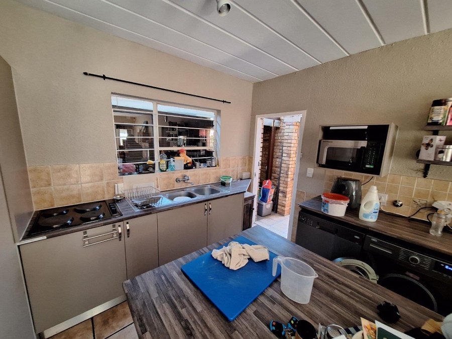 To Let 3 Bedroom Property for Rent in Weltevreden Park Gauteng