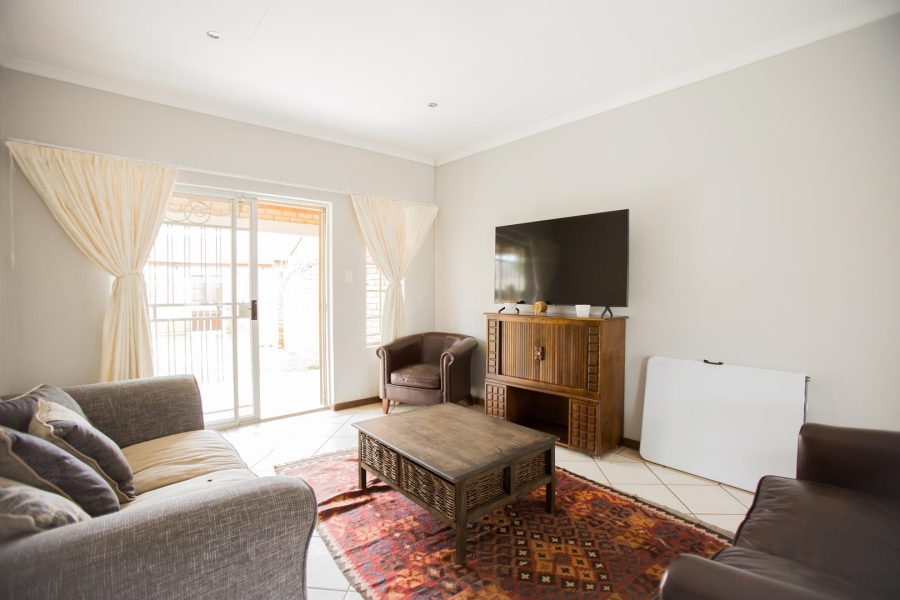 To Let 2 Bedroom Property for Rent in Equestria Gauteng