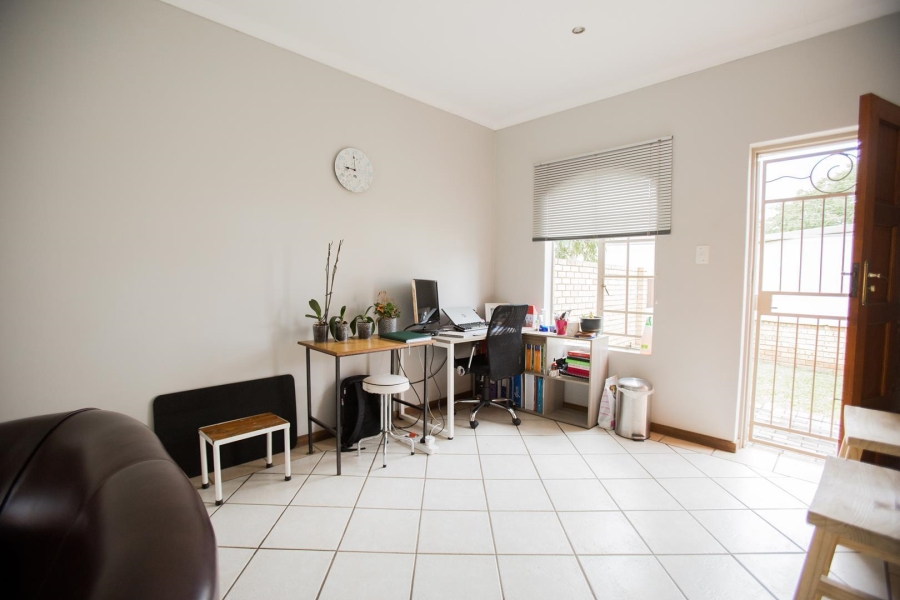 To Let 2 Bedroom Property for Rent in Equestria Gauteng