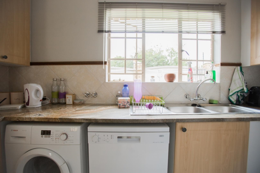 To Let 2 Bedroom Property for Rent in Equestria Gauteng