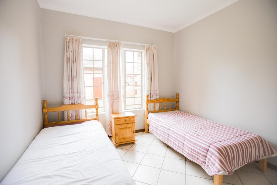 To Let 2 Bedroom Property for Rent in Equestria Gauteng