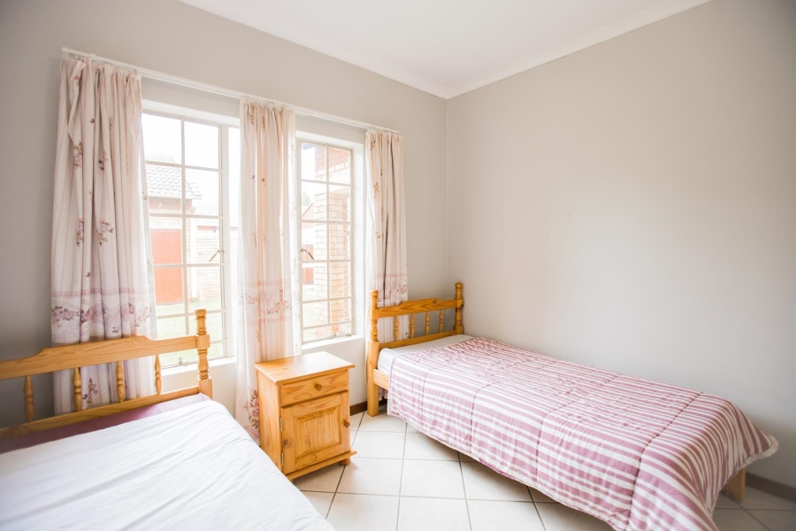 To Let 2 Bedroom Property for Rent in Equestria Gauteng