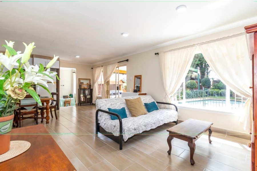 3 Bedroom Property for Sale in Wilgeheuwel Gauteng