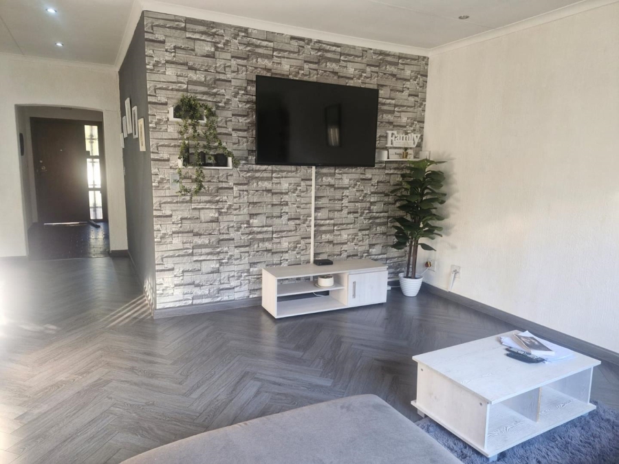 To Let 3 Bedroom Property for Rent in Strathavon Gauteng