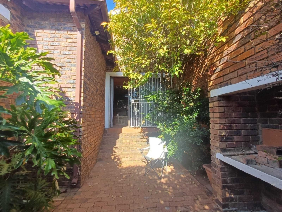 To Let 2 Bedroom Property for Rent in Weltevreden A H Gauteng