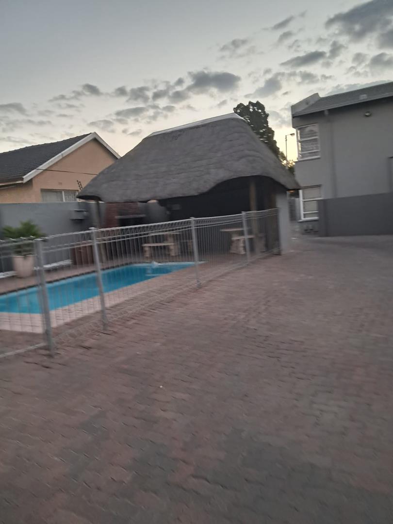 To Let 2 Bedroom Property for Rent in Raceview Gauteng