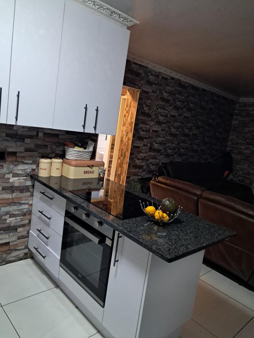 To Let 2 Bedroom Property for Rent in Raceview Gauteng