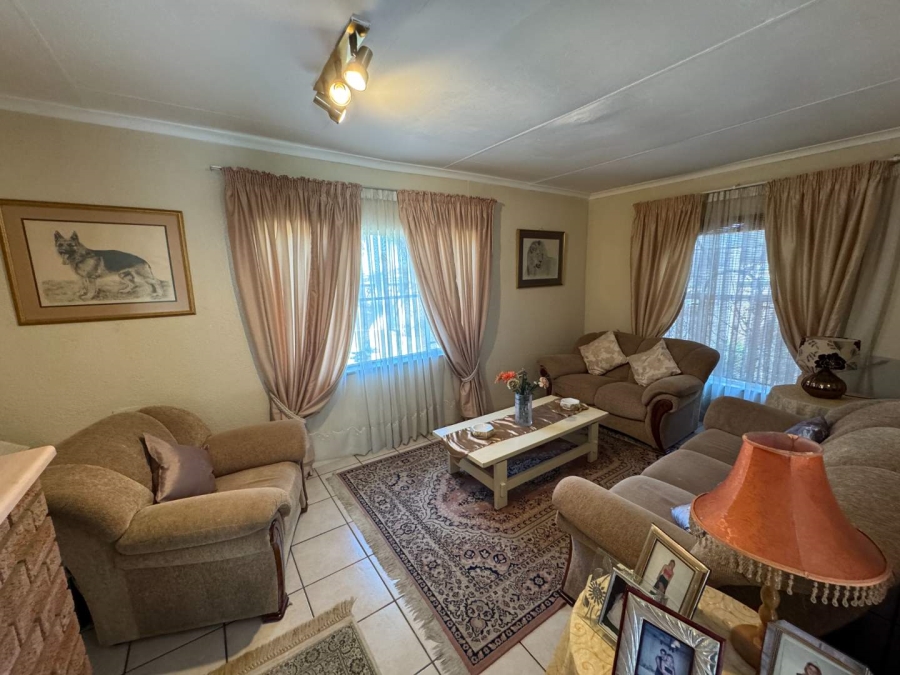 3 Bedroom Property for Sale in Verwoerdpark Gauteng