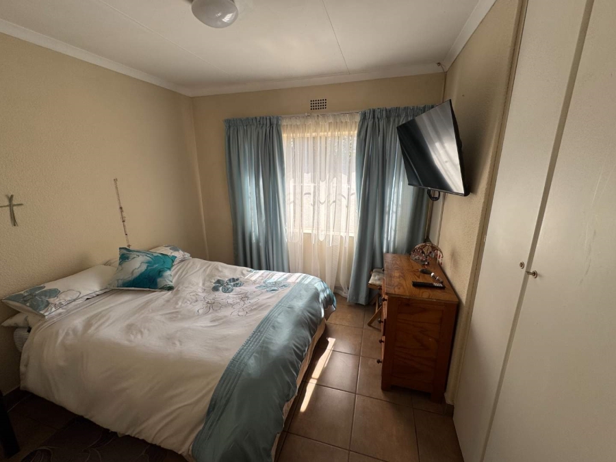3 Bedroom Property for Sale in Verwoerdpark Gauteng