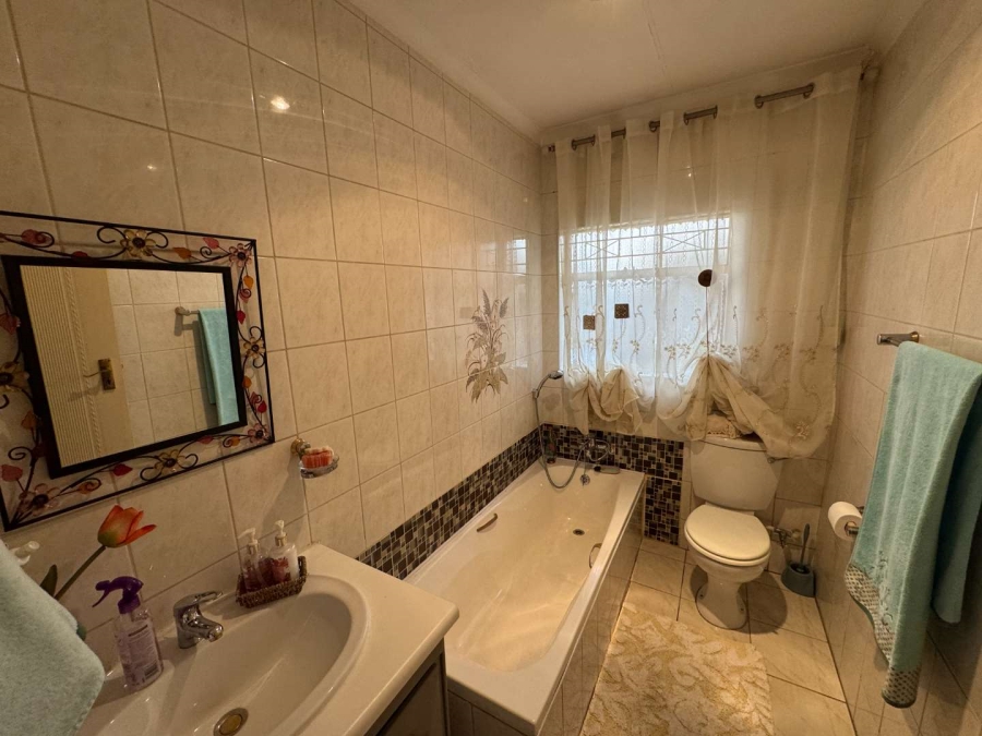 3 Bedroom Property for Sale in Verwoerdpark Gauteng