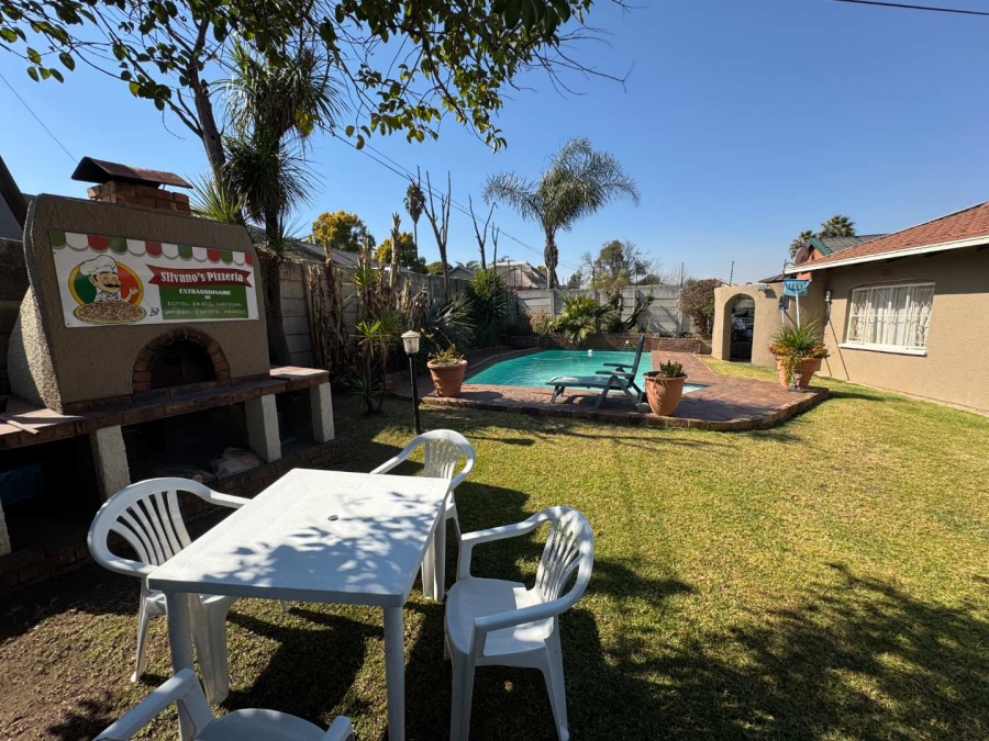 3 Bedroom Property for Sale in Verwoerdpark Gauteng